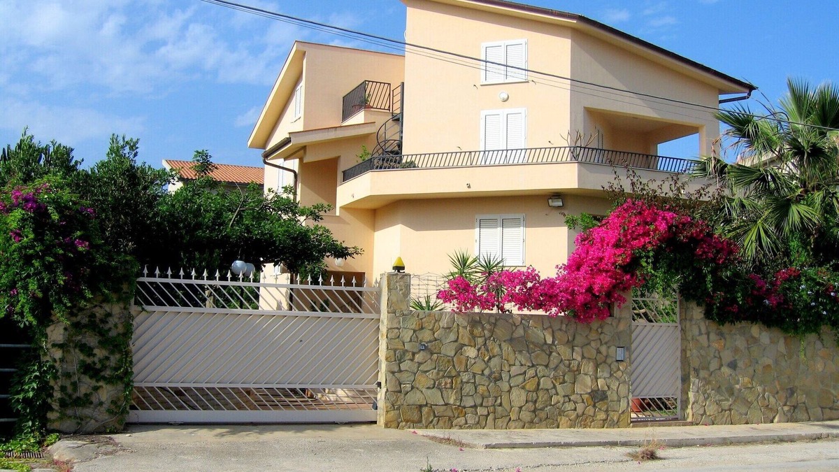 San Giorgio House | Timpi Russi Coastal Home