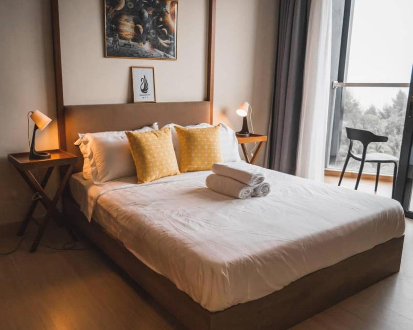 Balok Apartment | Timurbay Seafront Residence [Swan Suite]