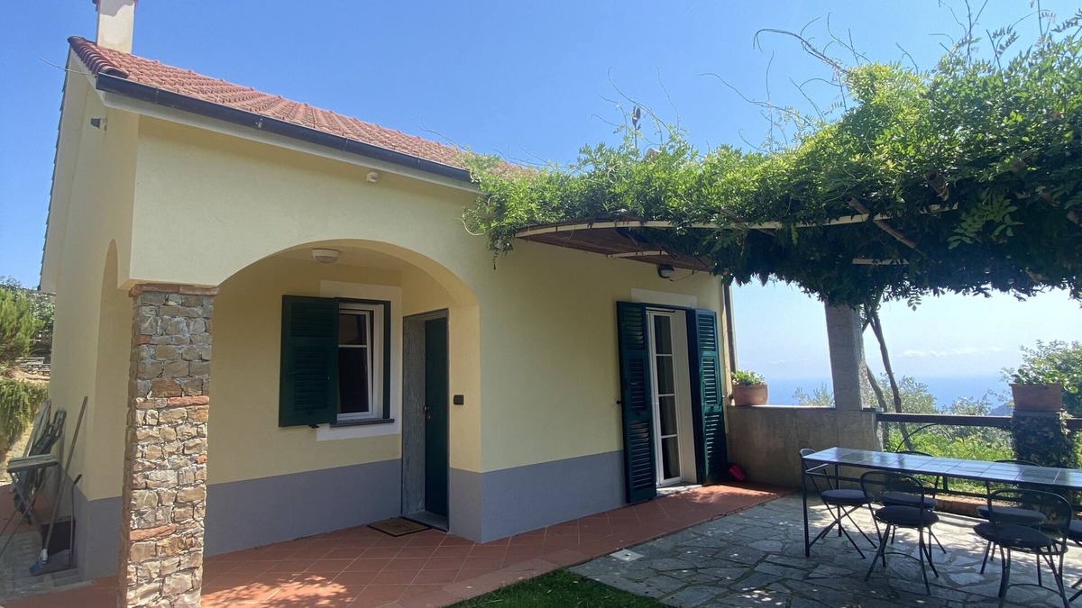 Moneglia House | TINA HOUSE "The Oleander"
