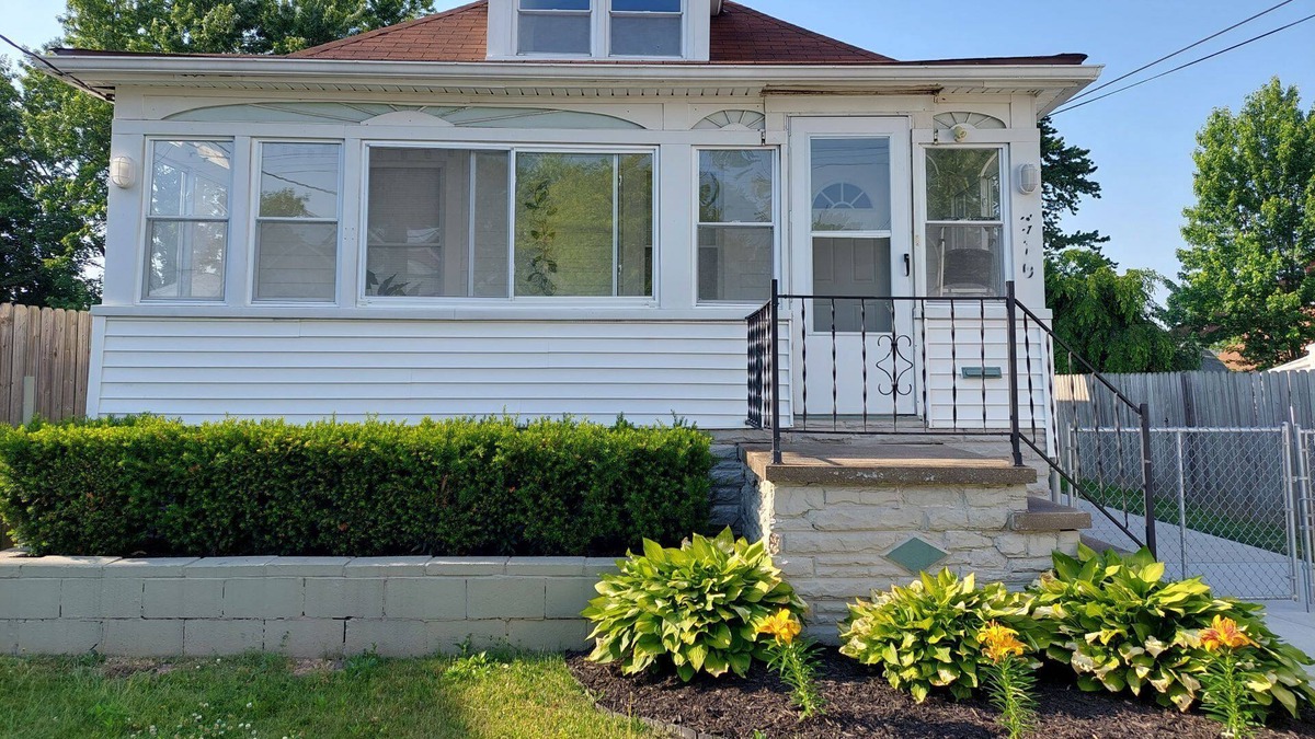 Old Brooklyn House | Tiny Century Home in Old Brooklyn Updated & Modern