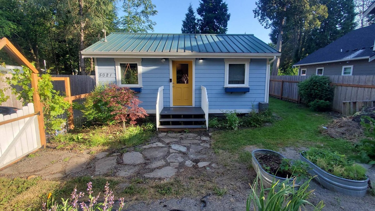 Birch Bay Cottage | Tiny cottage nestled in a private garden - a 5 min walk to the beach