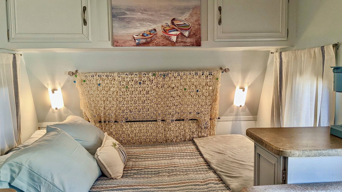 Jamestown House | Tiny Cozy Coastal Camper