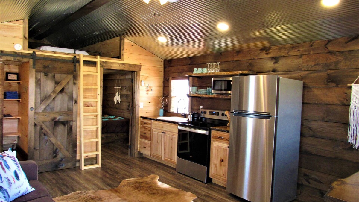 Almo Cottage | Tiny Home at Kentucky Lake's Lynnhurst Family Resort