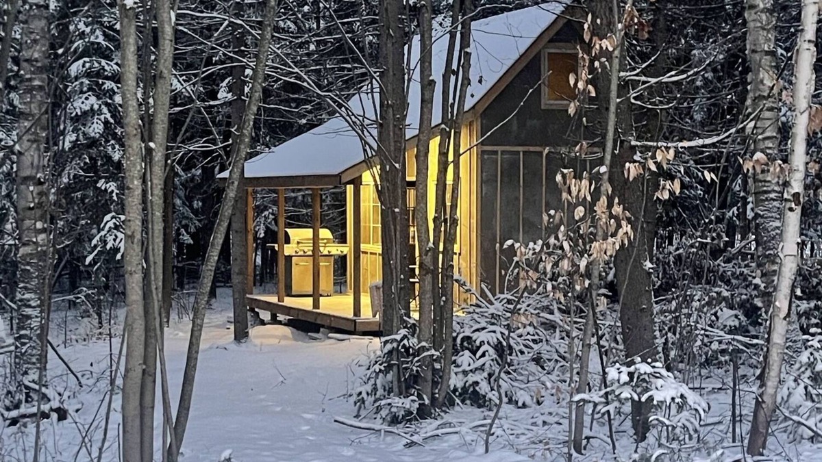 Hastings Highlands Cabin | Tiny Home Bliss Harcourt/Bancroft.