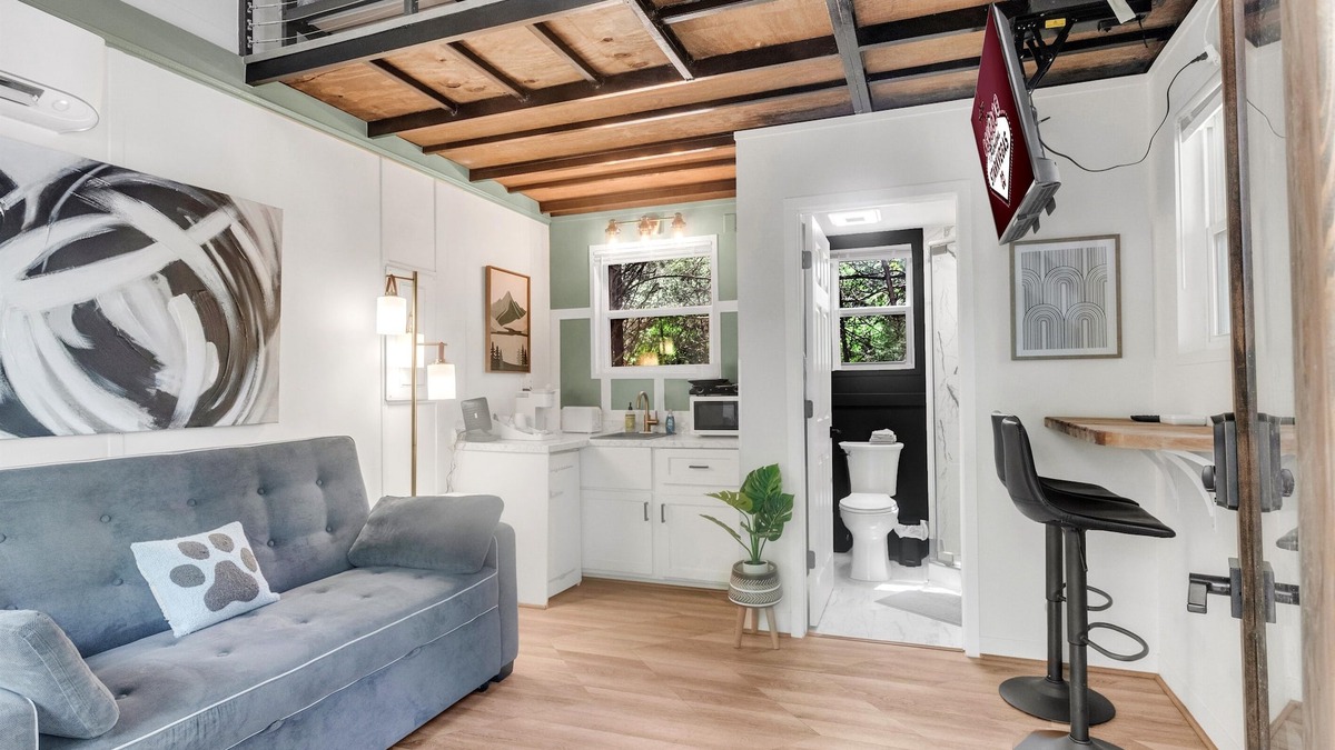 Starkville House | Tiny Home Escape | Outdoor Oasis | Steps from MSU