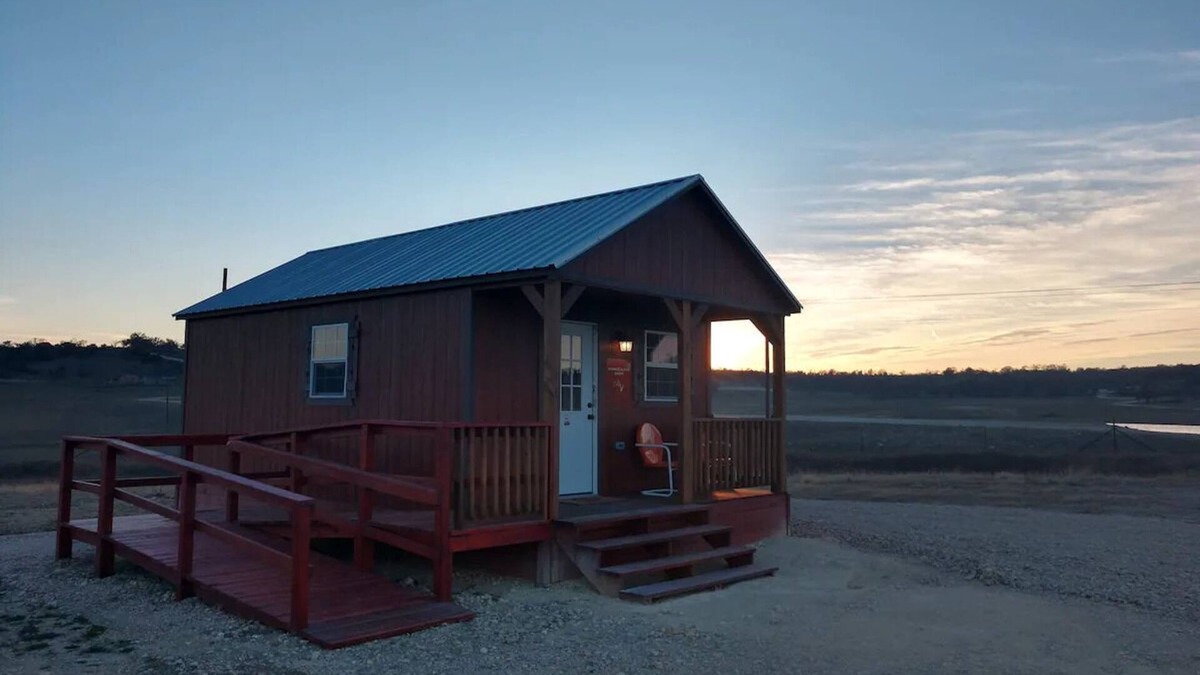 Evant Cabin | Tiny home hosted by D'Ann