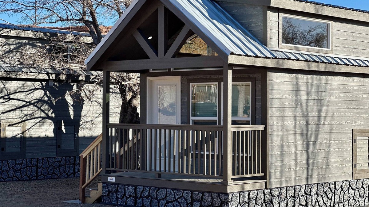 Page Cabin | Tiny Home King Home #11B