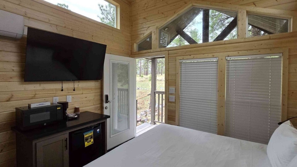 Page Cabin | Tiny Home King Room #9A