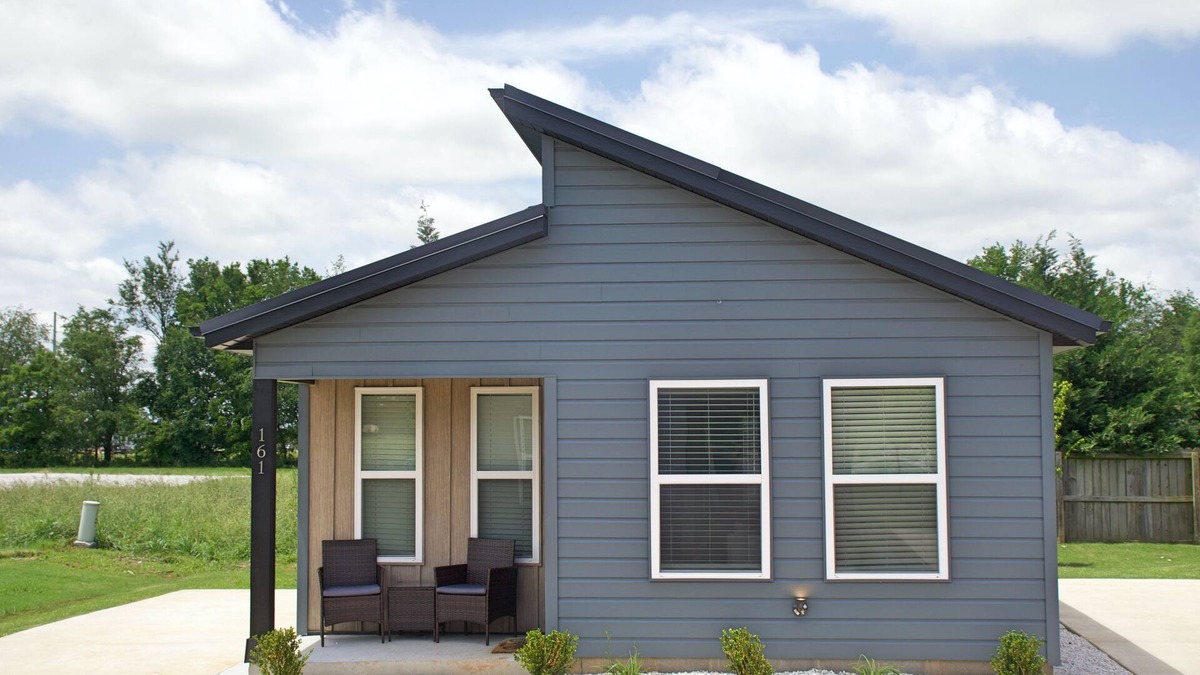 Centerton House | Tiny Home near MTB Trails, Wal-Mart HQ, Sleeps 6+