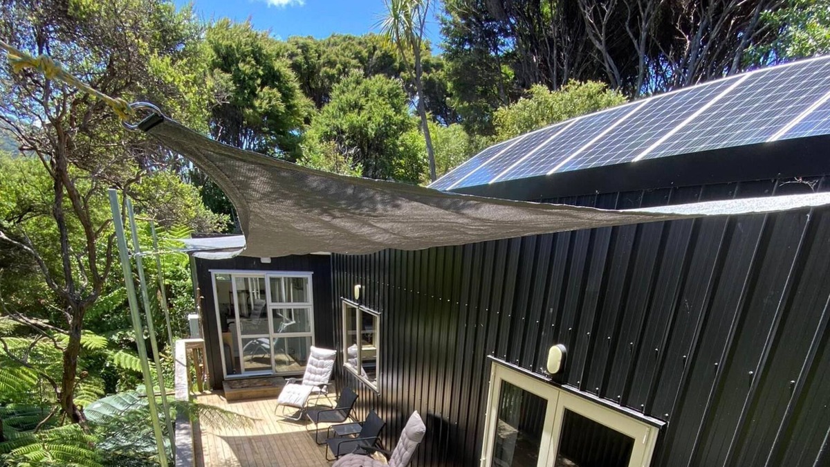 Tryphena House | Tiny Home only minutes from the pub, cafe and beach