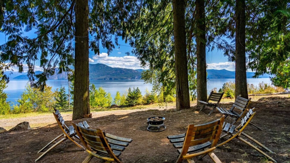 Sagle House | Tiny Home Paradise Stay w/Lake & Mountain Views