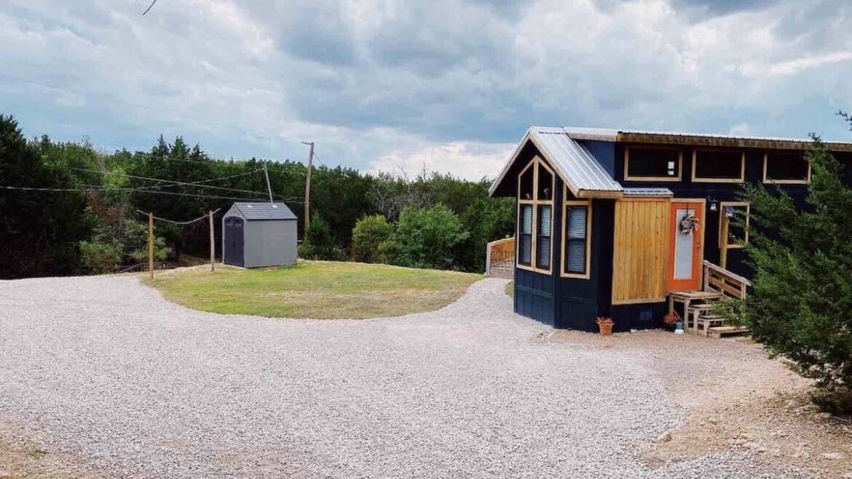 Dennis House | Tiny Home - Peaceful and Secluded