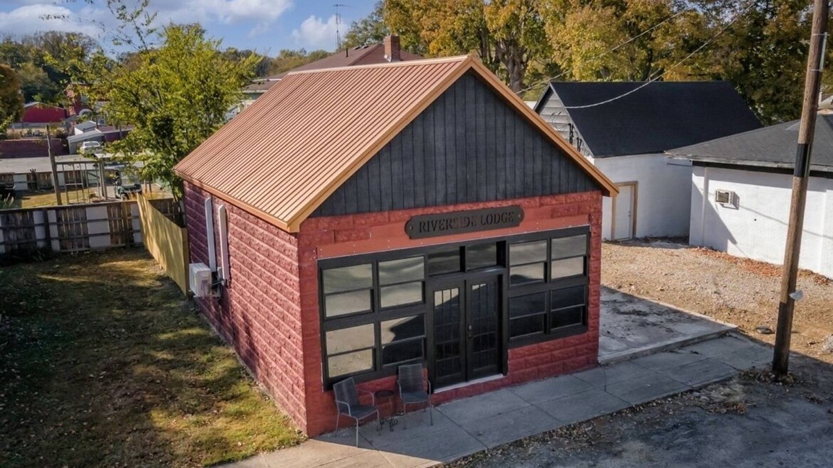 Elizabethtown House | Tiny home, River View near Shawnee Forest, hiking and boating Ohio River