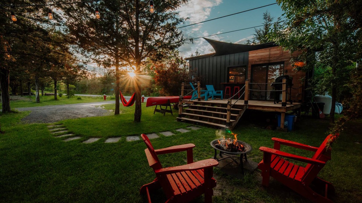 Tyendinaga Mohawk Territory House | Tiny Home Stay Near Wine County, Bay View & Access