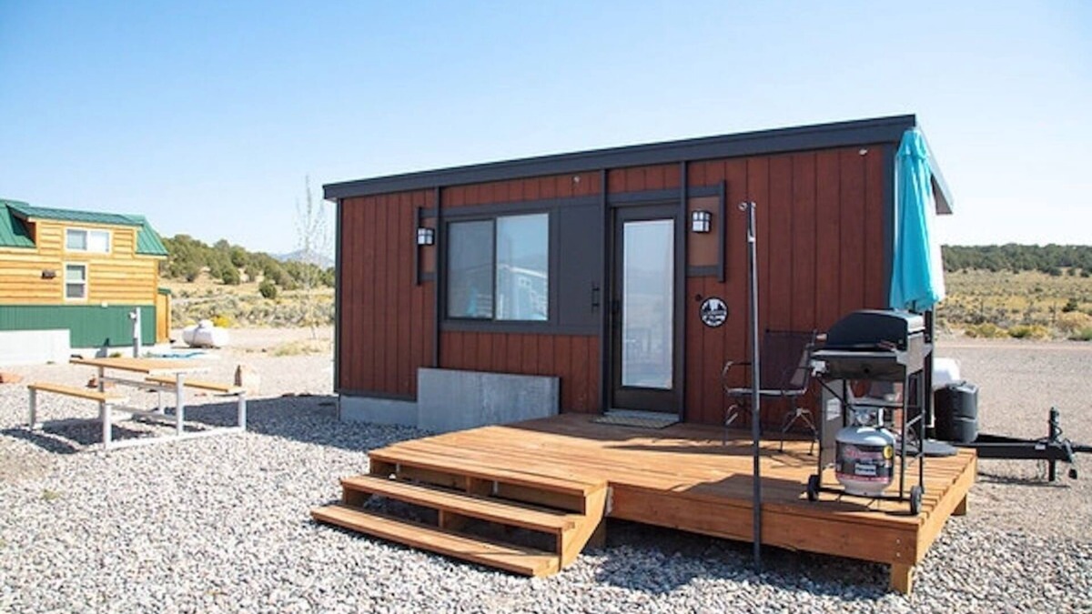 Meeker House | Tiny home with one queen bed and fold out couch all on main floor. Sleeps: 3