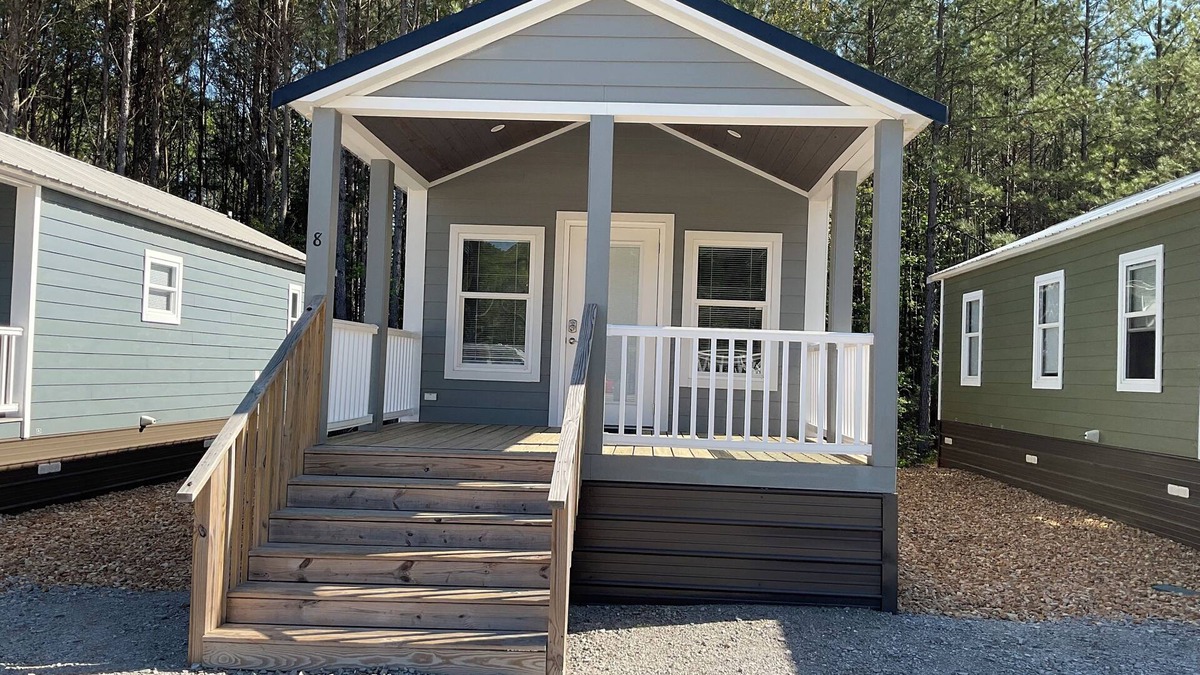 Pearl River House | Tiny Homes for Rent, minutes to the Casino, Golf Course & Water Park