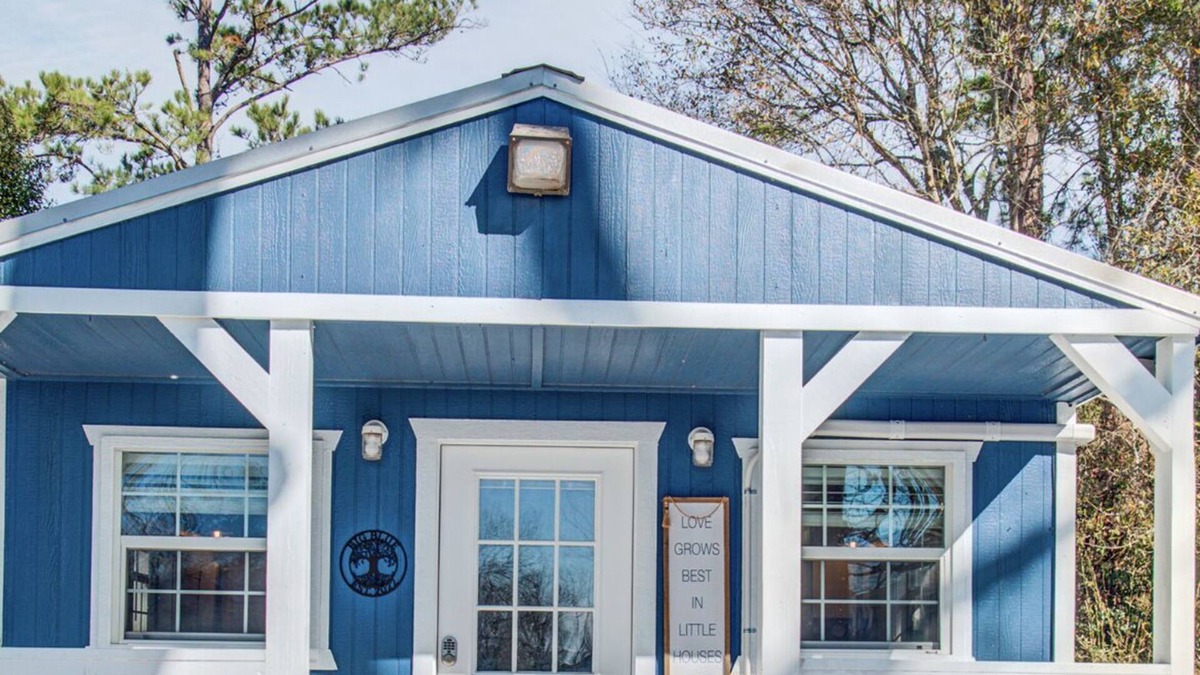 Brazoria Cottage | Tiny Homes on River w/dock, fire pit & game room