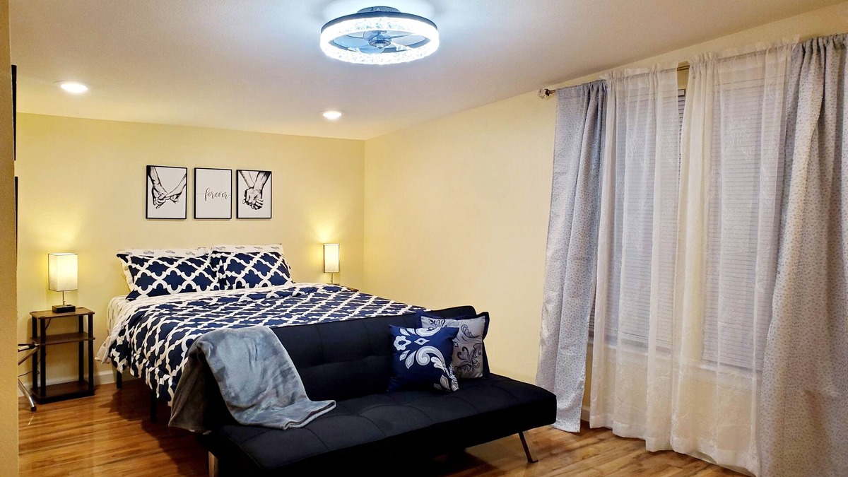 Redwood Apartment | Tiny House 5 min from town,5min to river,4min Santa R hospital