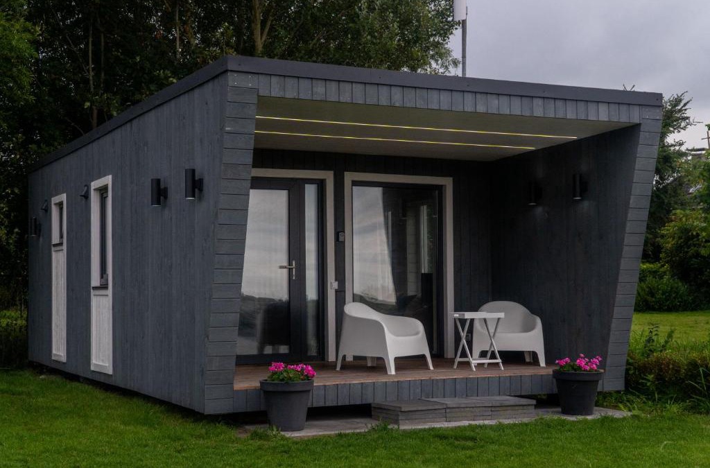 Wommels House | Tiny house aan het water op de appelhof