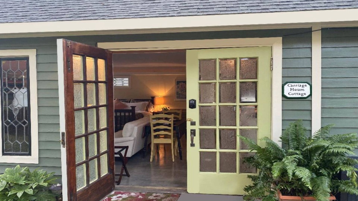 Downtown Little Rock Cabin | Tiny House Cottage in Historic Downtown