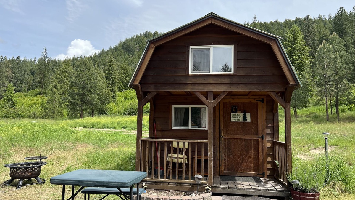 Evans Cabin | Tiny House Lake Roosevelt