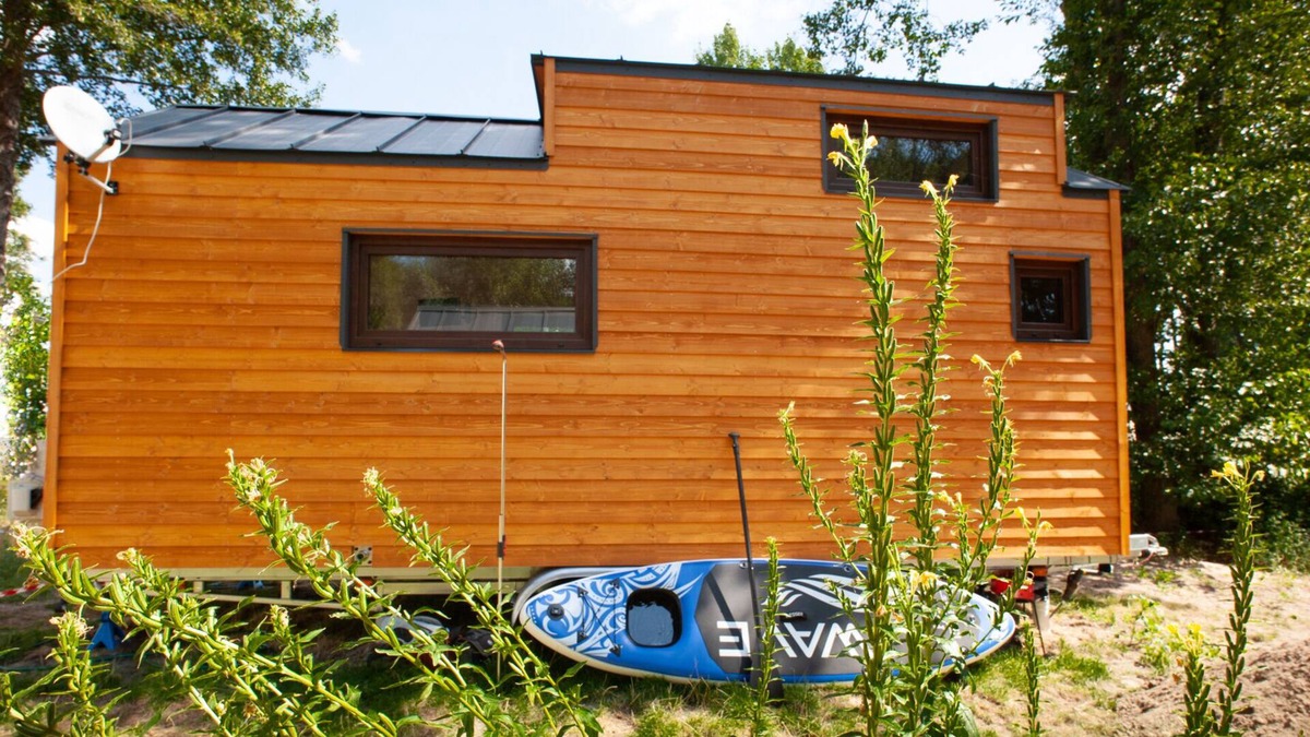 Kloster Lehnin Resort | Tiny House 'Number 2 Ernesto' with Lake View, Garden & Wi-Fi