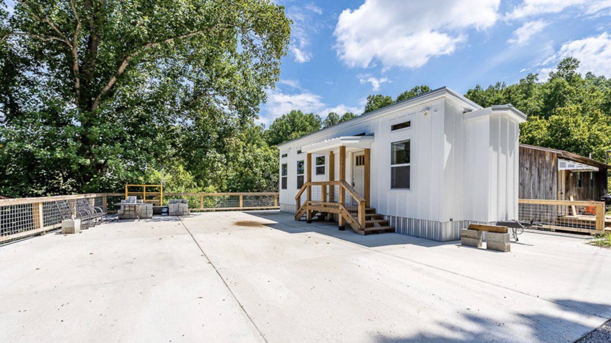 Baxter Cabin | Tiny House on Center Hill Lake