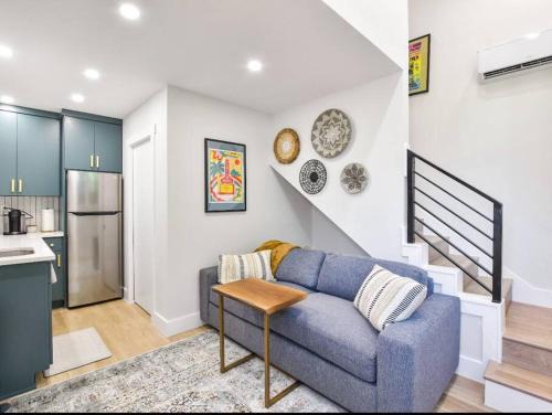 MLK House | Tiny House-Sleeps 4-Kitchen-Washer/Dryer-Patio