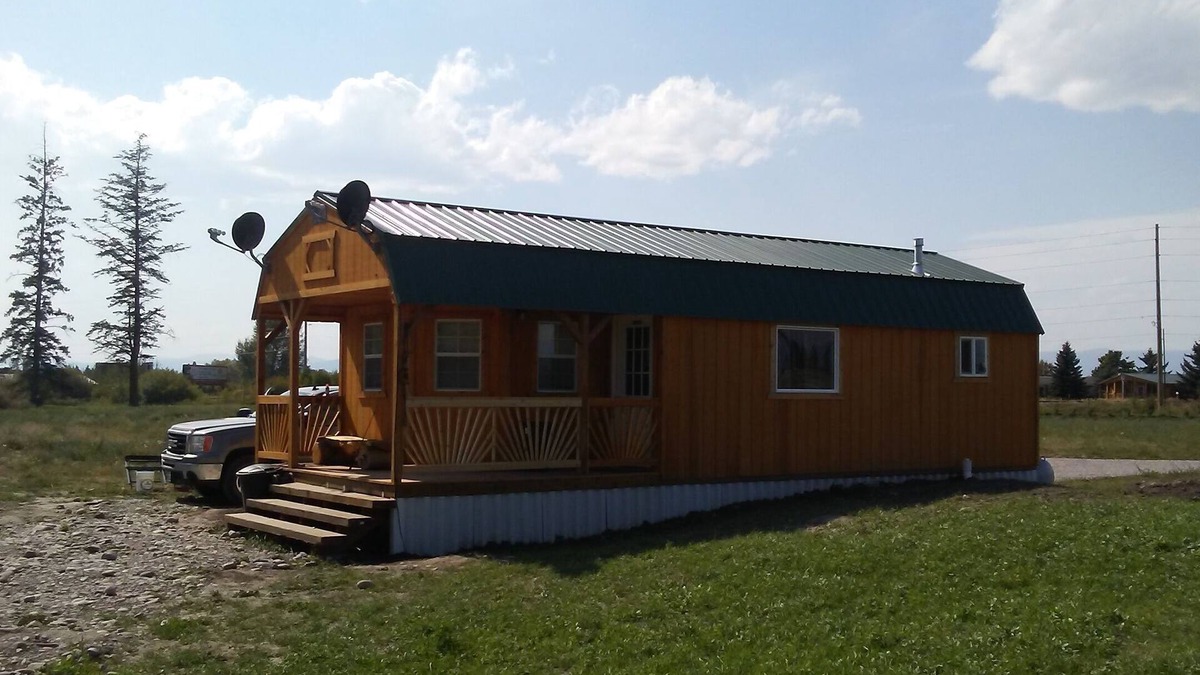 Kalispell Cabin | Tiny House sleeps 6 minutes from Glacier and Whitefish Ski Area