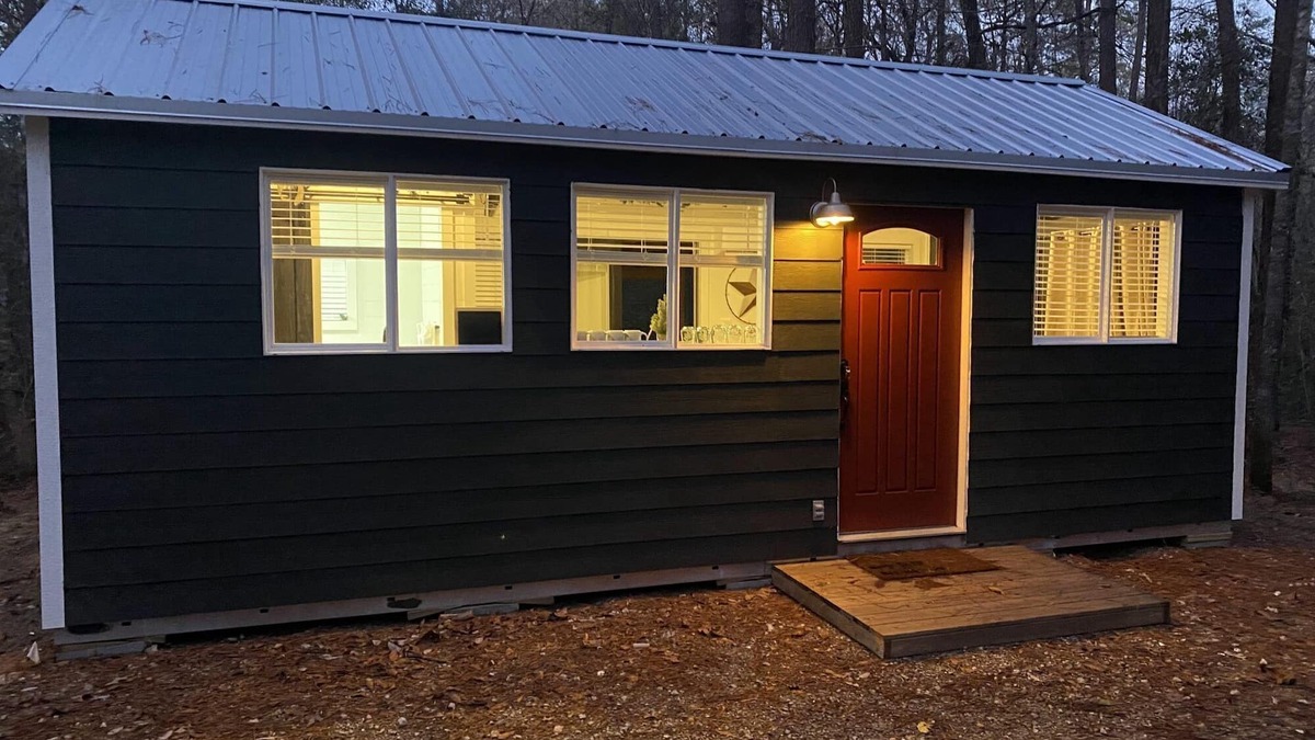 Hattiesburg House | Tiny House - The Roadhouse