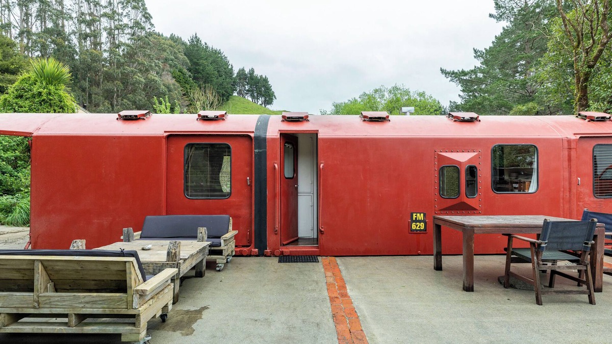 Lower Hutt House | Tiny House Train-eco Stay