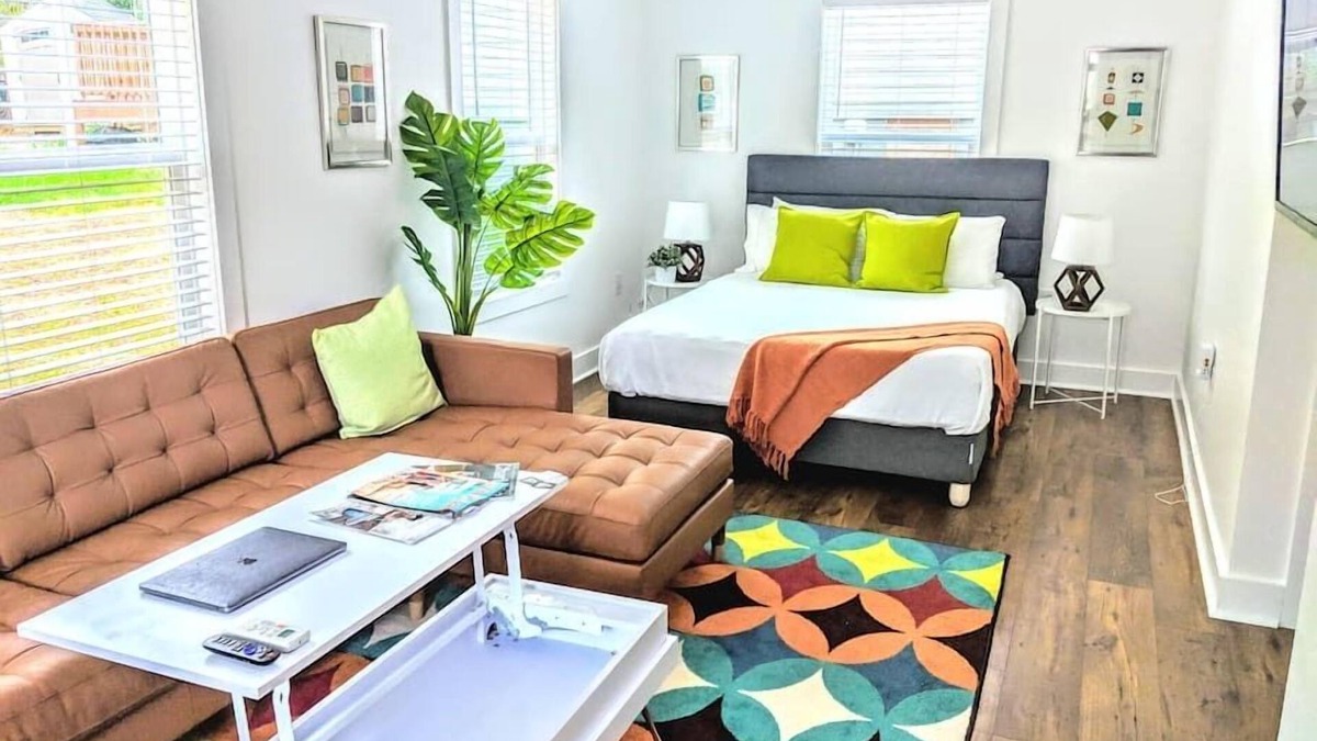 Villa Heights House | Tiny House, Walk to Light Rail and Optimist Food Hall