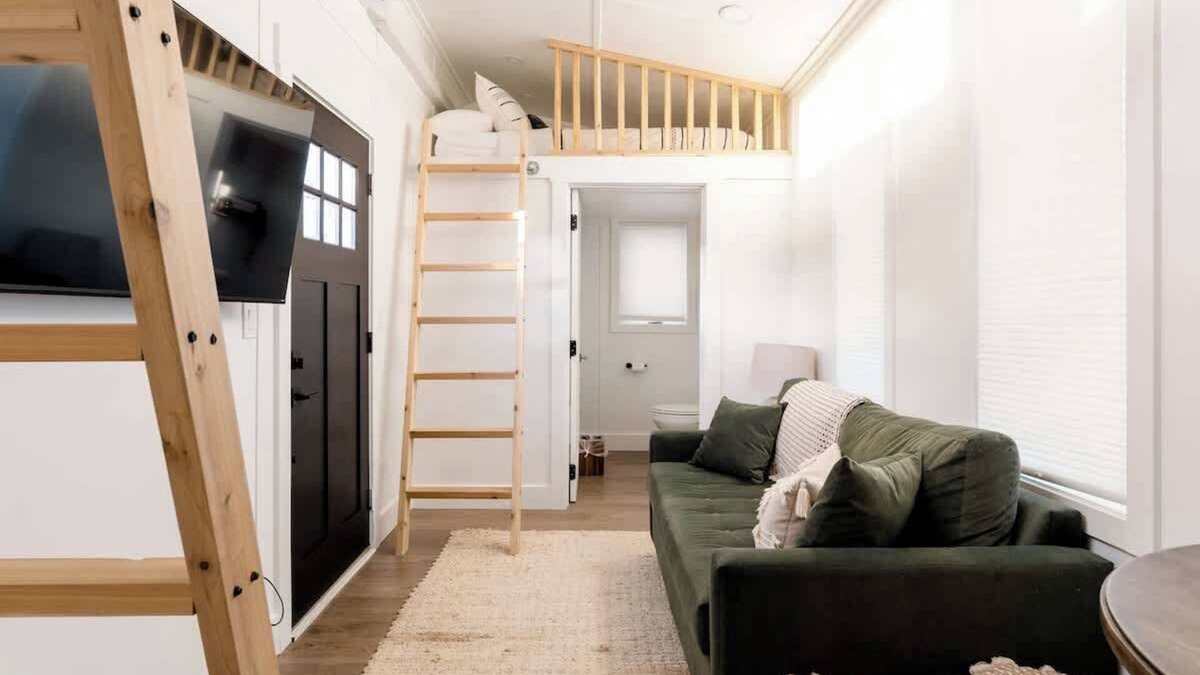 Alberta Arts District Apartment | Tiny Retreat Walk to Bars, Food & Local Art