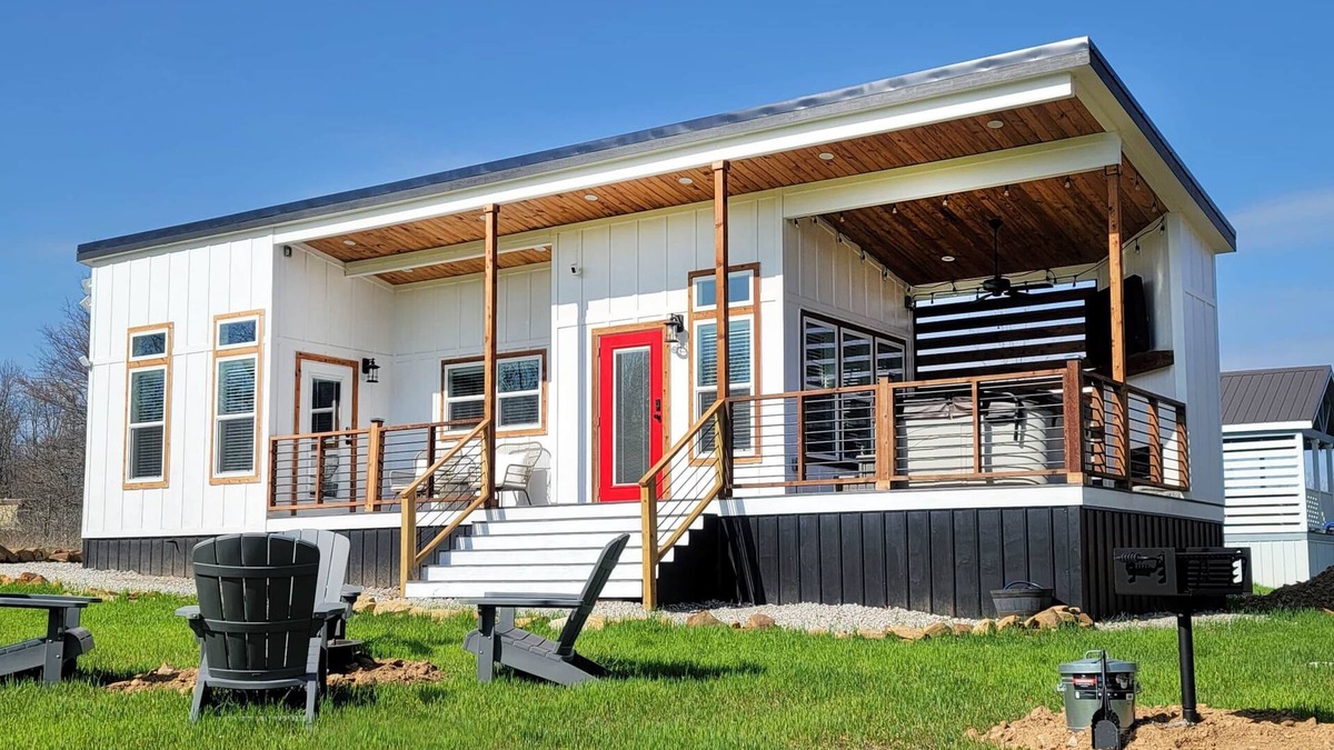 Okmulgee House | Tiny White: Twin Lake Tiny Homes of Okmulgee