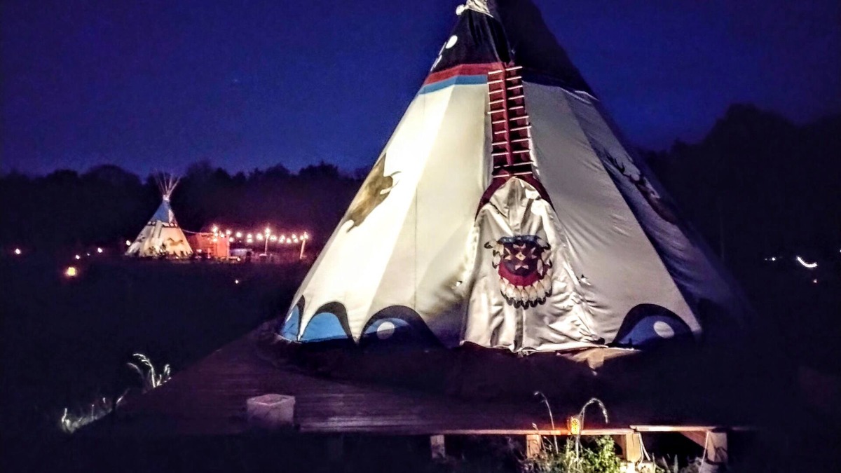 Lewisburg Cabin | Tipi Creek Glamping With Hot Tub