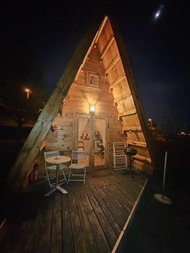 Vancia - Crepieux Apartment | Tipi en bois tout équipé avec balnéo