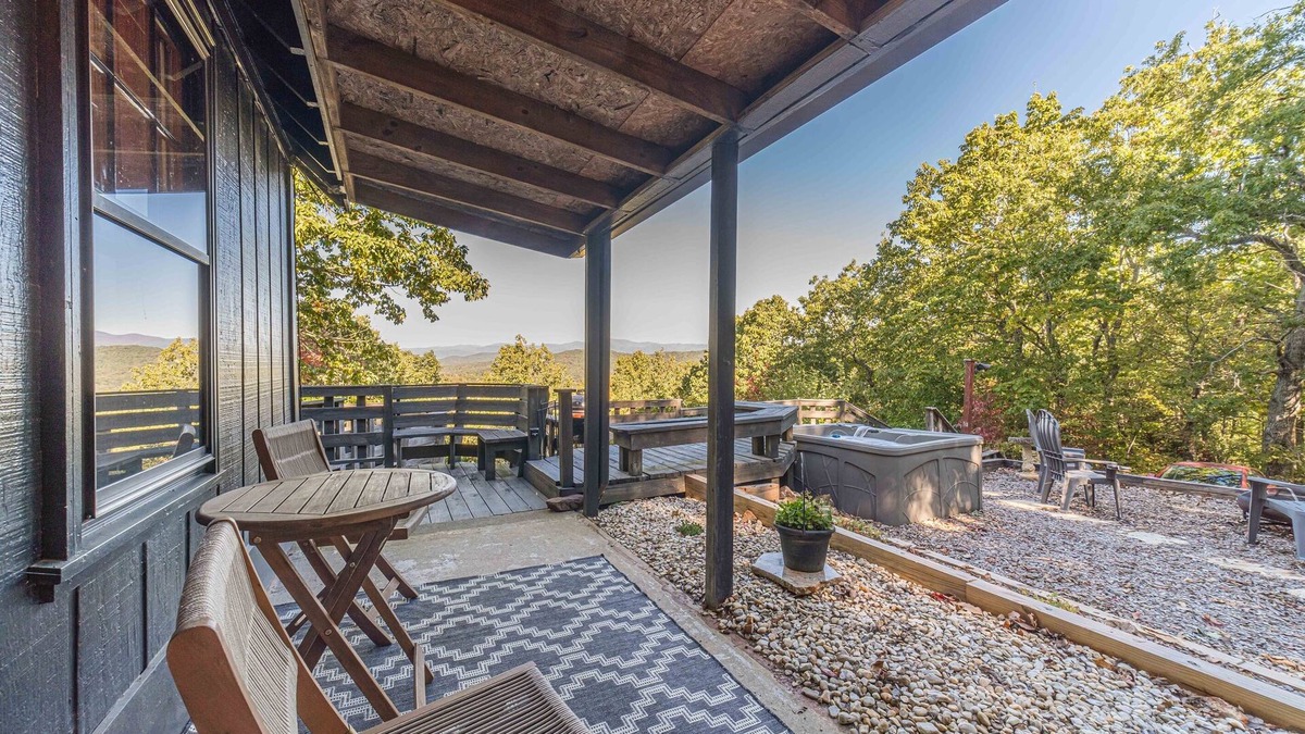Clarkesville Cabin | Tippy Top Retreat | Secluded Mountain View Cabin with Hot Tub, Decks, Games