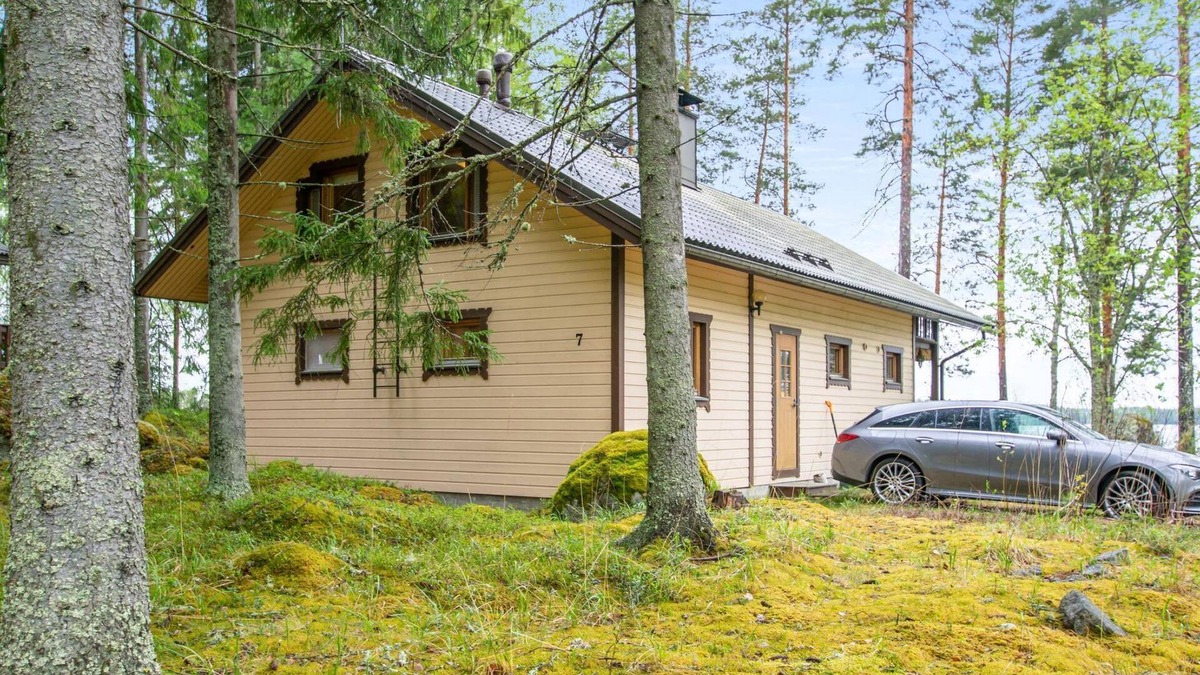 Etelainen House | Tipuniemi by Interhome