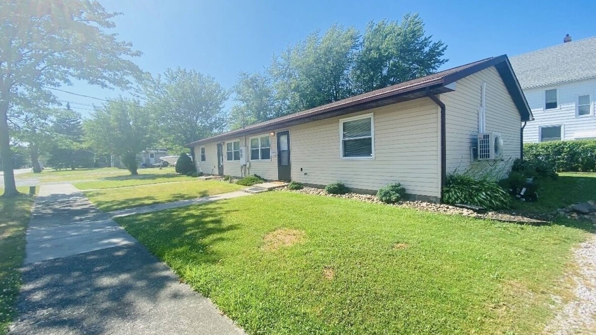Conneaut Apartment | Tis’ Time Hideaway. Just a few blocks from beautiful Lake Erie!