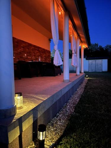 Kiskore House | Tiszaháló Apartman Ház