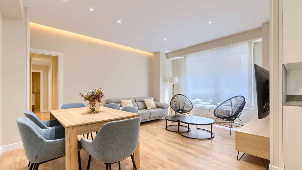 Castanos Apartment | Tivoli Centric and Modern Apartment