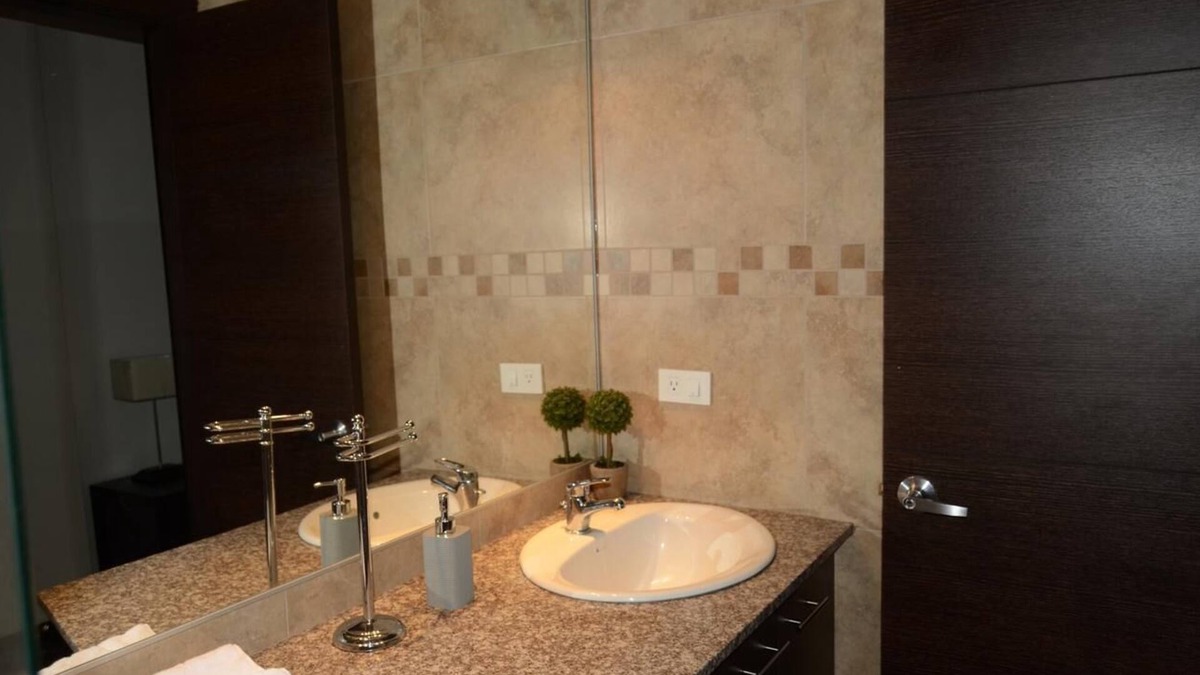 La Mariscal Apartment | Tiziano Apartment sleeps 4