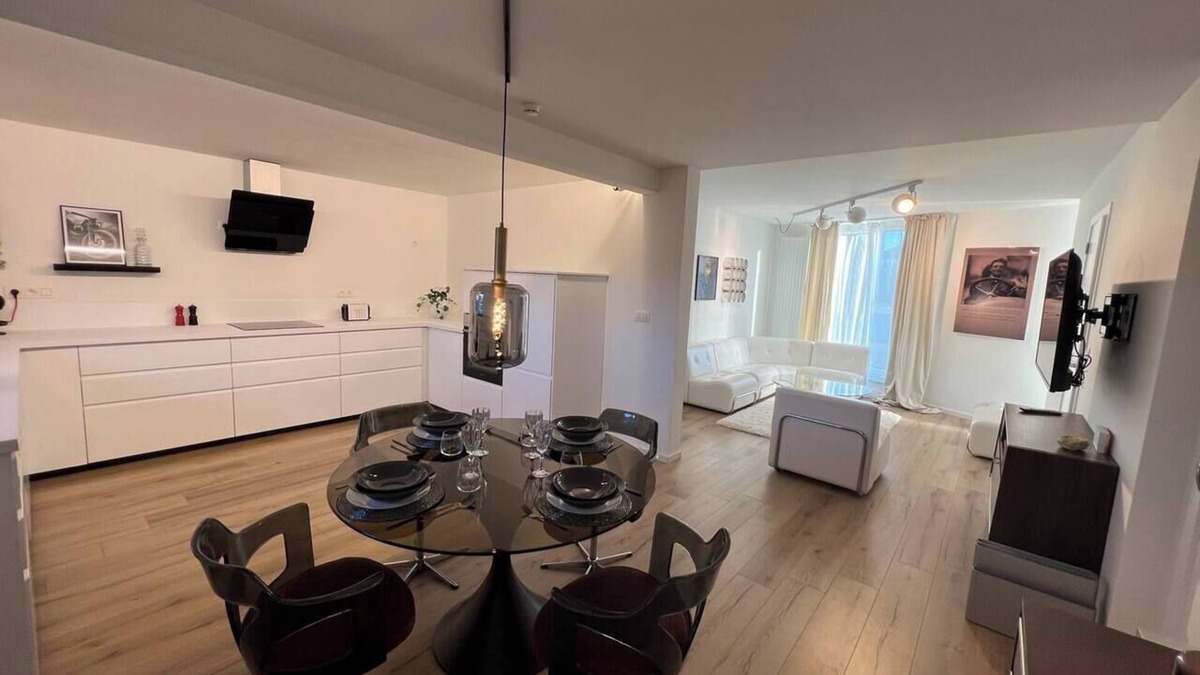 Cuesmes Apartment | To complete