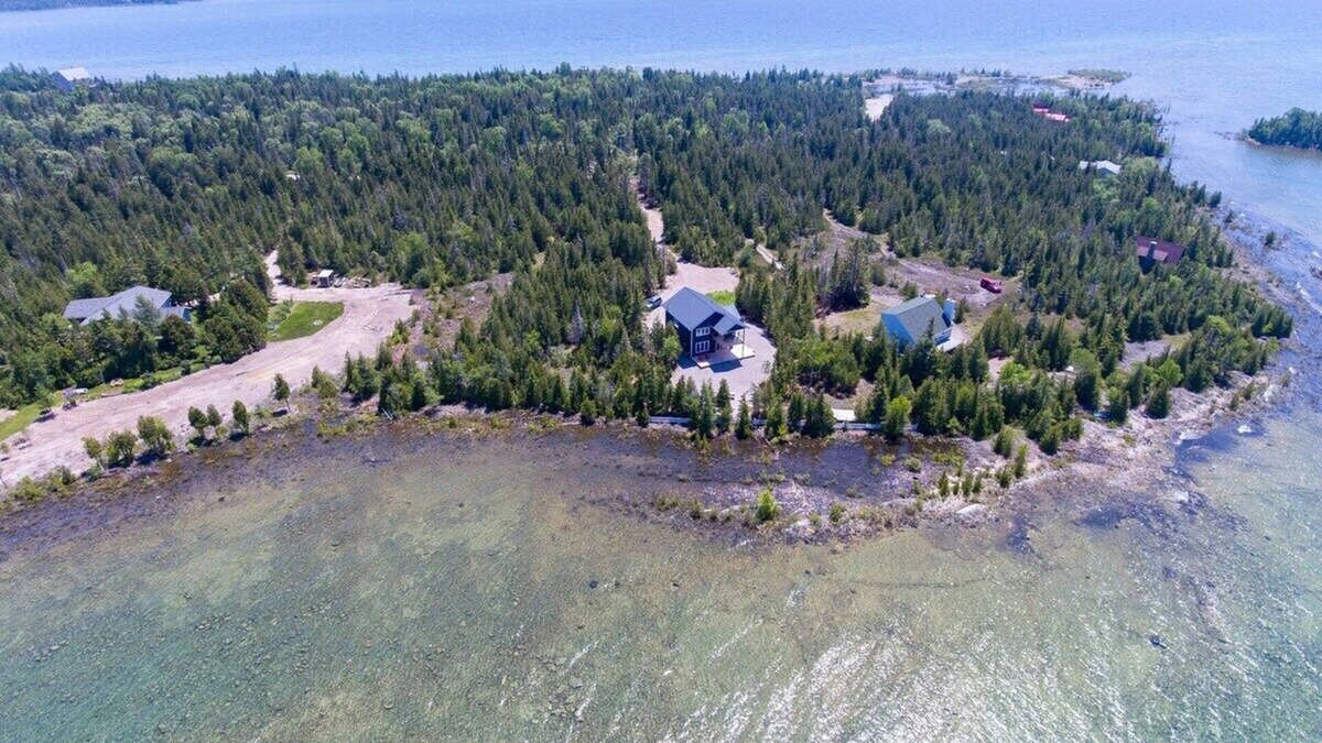 Northern Bruce Peninsula Cottage | Tobermory Modern Waterfront Escape w/kayaks!