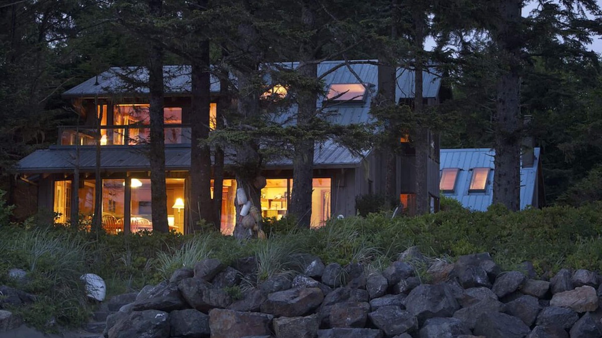 Tofino House | Tofino~ Chesterman~ Beach~ Architecturally~ Designed~ House Chahayis~ Sleeps 6