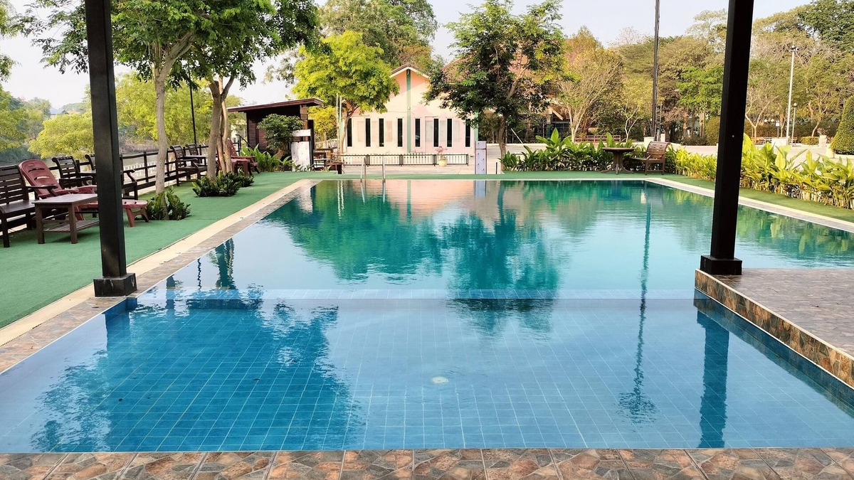 Nakhon Luang Hotel | Toh Buk Seng Riverside