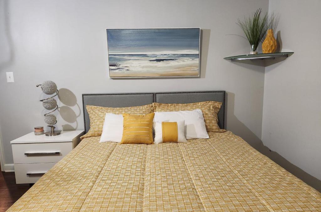 South Gate House | Tolani Private Room