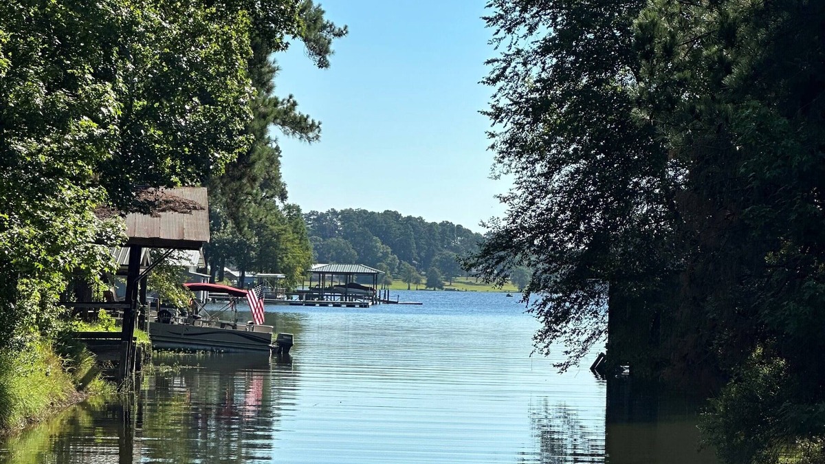 Turtle Beach Cabin | Toledo Bend Cabin-Mid-Lake-5 Miles from Town-Entire Cabin in Many, La