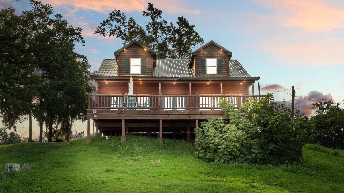 Negreet Cabin | Toledo Bend Log Cabin - brand new, Lakefront - watch sunsets across 3 miles