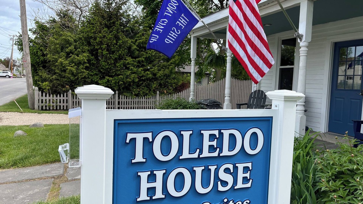 Put-in-Bay Apartment | Toledo House Guest Suite C. Catering to couples. Great location downtown PIB.